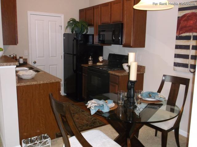 Building Photo - 8038 Exchange Dr