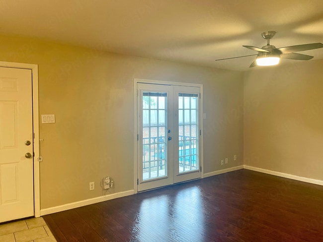Building Photo - 2 Bedroom Condo with Balcony Near Medical Center San Antonio