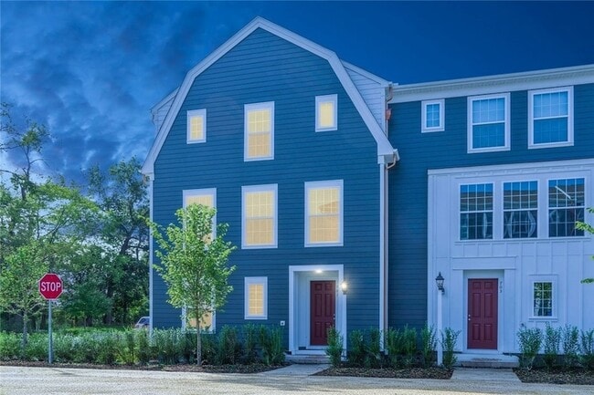 Building Photo - 701 Halcyon Ln