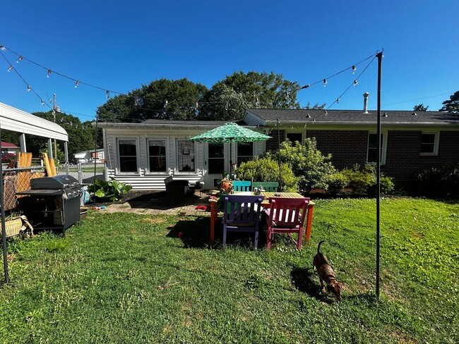 Foto del edificio - Cute East Athens Home in East Meadow!