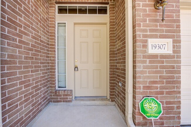 Foto del edificio - 19307 Dawntreader Dr