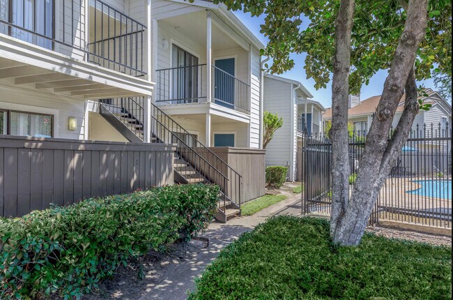 Vista exterior - Waverly Apts