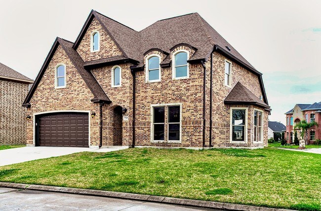 Building Photo - 7745 Regency Dr