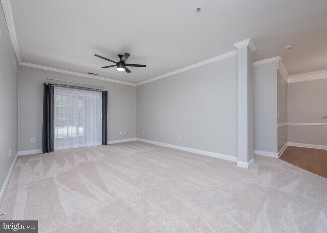 Foto del edificio - 5800 Clipper Ln