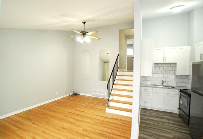 Foto del edificio - 417 W Stone Ave