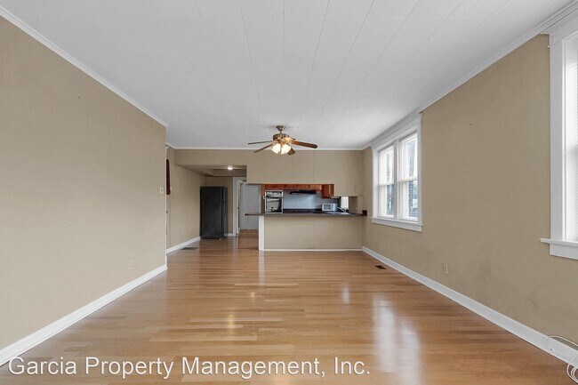 Building Photo - 3261 Ivanhoe Ave