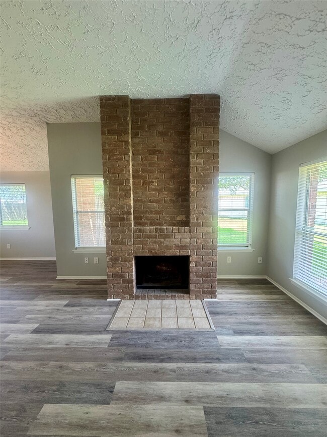 Building Photo - 15702 Roxton Ridge Dr