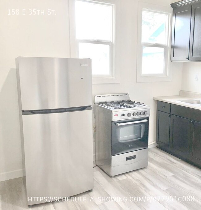 Building Photo - Beautiful updated upper level 1 bedroom + ...