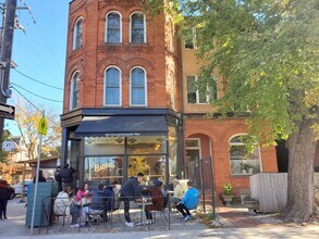 Building Photo - 179 Dovercourt Rd