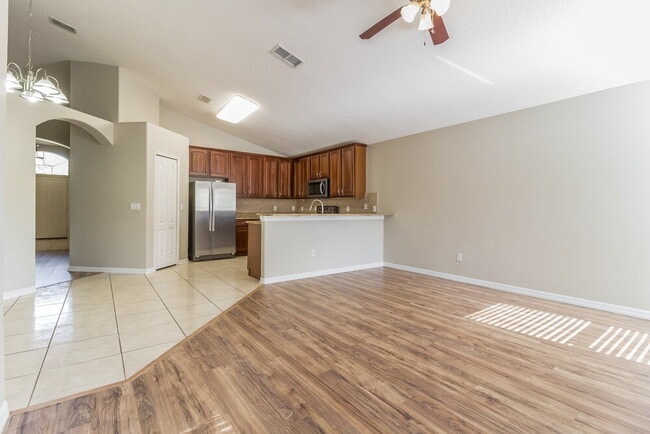 Building Photo - 2255 Pelinion St
