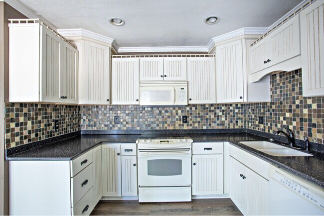 Foto del edificio - 114 W Main St