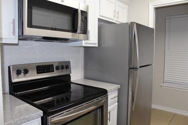 Building Photo - 1122 Brenda Ln