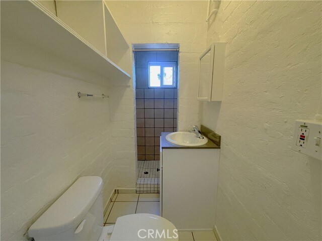 Foto del edificio - 952 E 10th St