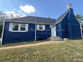 Building Photo - 900 Dearing St