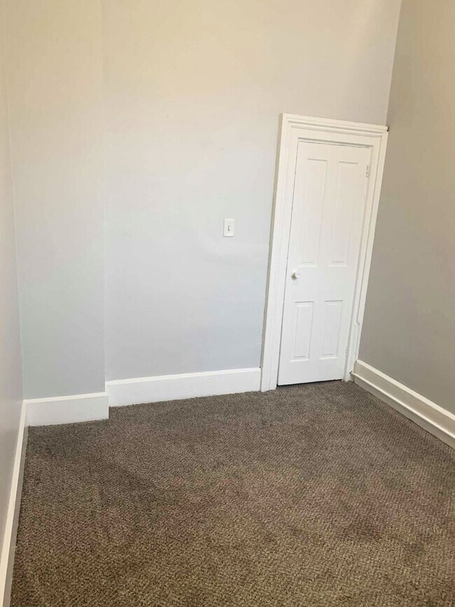 Building Photo - 635-639 Oregon Street