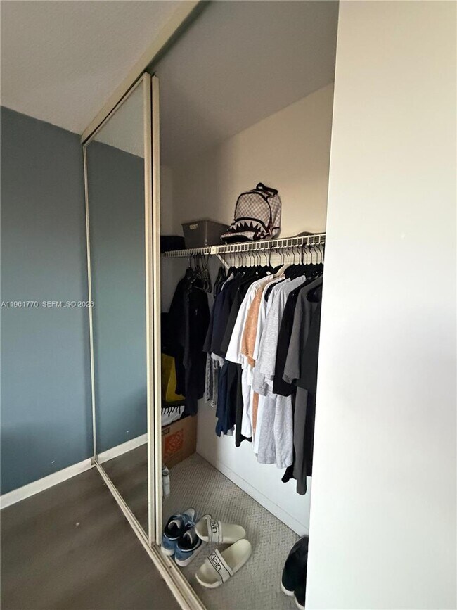 Building Photo - 1717 Whitehall Dr