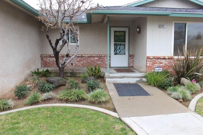 Foto del edificio - 6515 N Dearing Ave