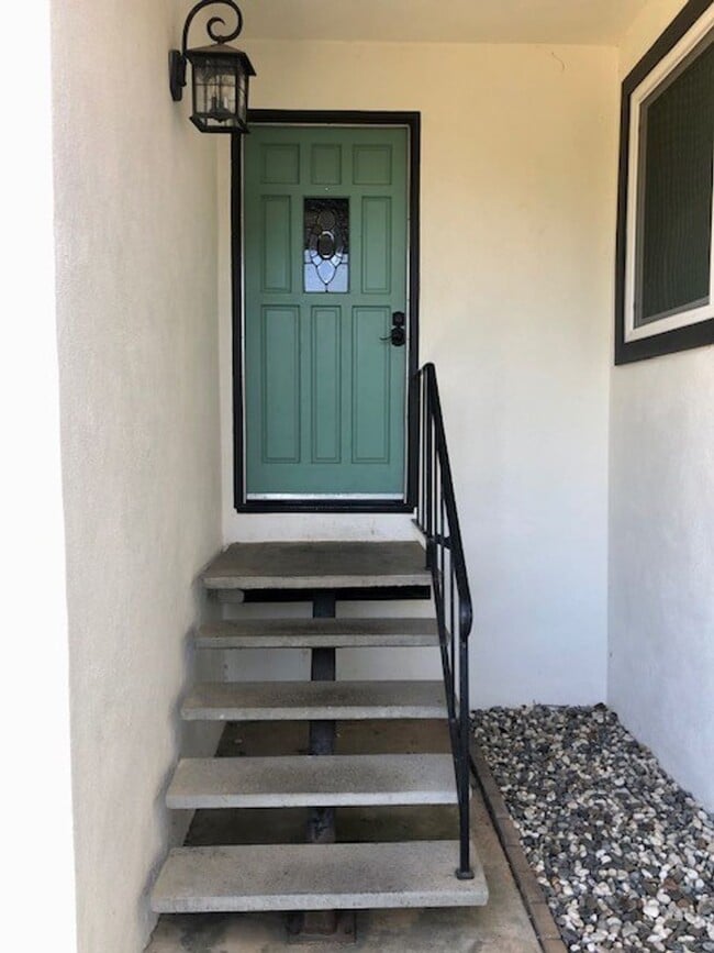 Building Photo - Nice 3 bed, 2 bath home in El Dorado Hills