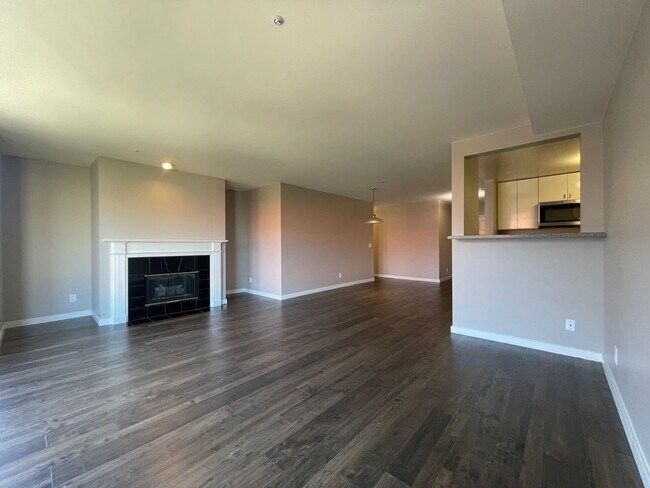 Building Photo - 1776 Sacramento St. Unit #404