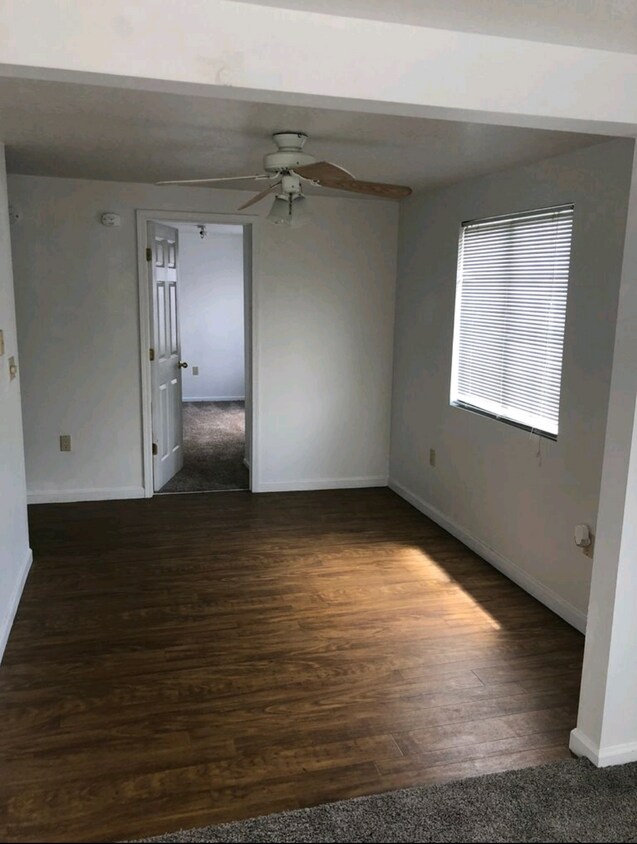 Foto principal - 822 NE Ford St