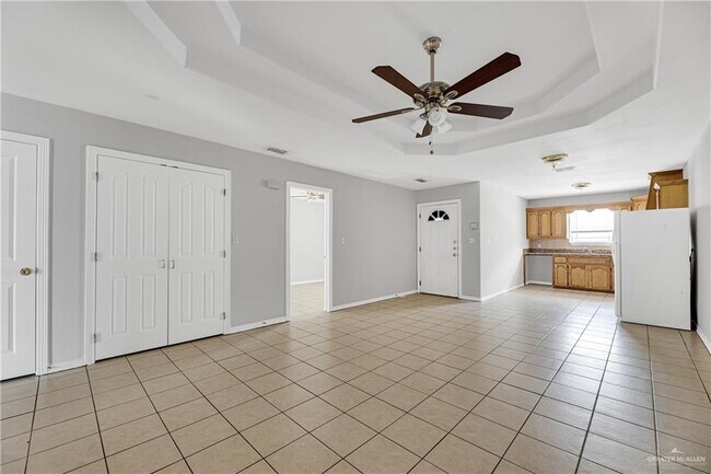 living room, dining room, kitchen - 712 Agate St