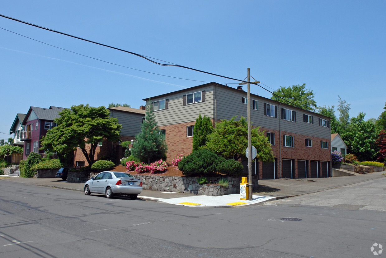 Primary Photo - Executive Terrace Apartments