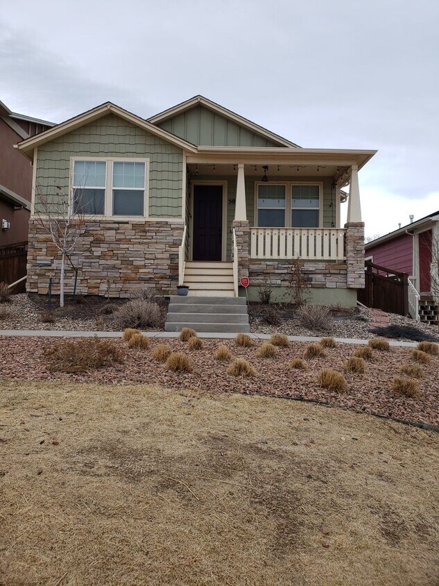 Primary Photo - Newer 4 Bedroom, 3 Bath home in Gold Hills...