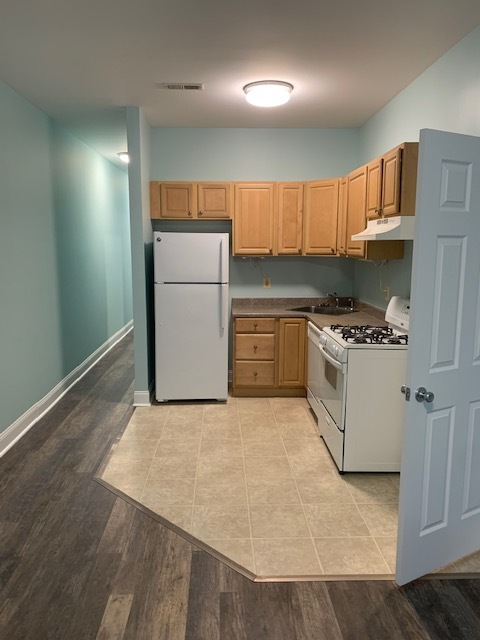 kitchen - 2921 St Paul St