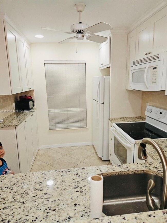 Building Photo - 1335 Mainsail Dr