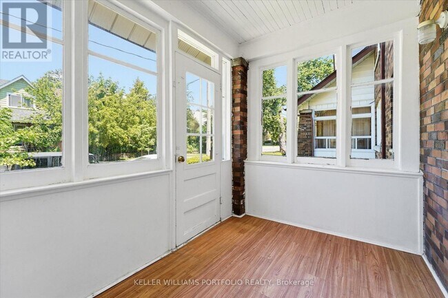 Photo du bâtiment - 289 Wolverleigh Blvd