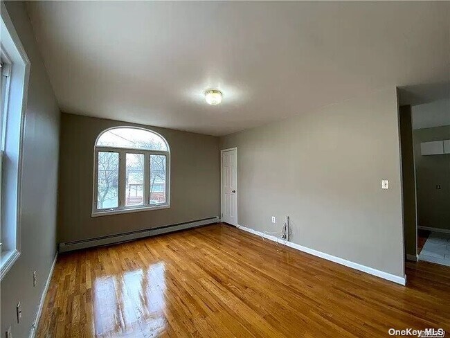 Foto del edificio - 135-20-220 Hook Creek Blvd