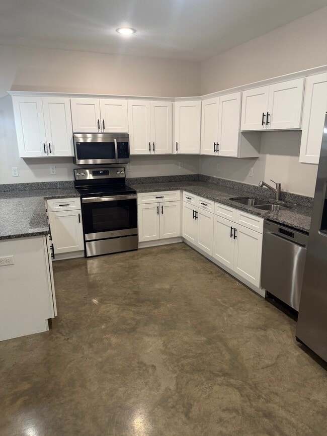 Building Photo - 4609 Wolf Run Trl