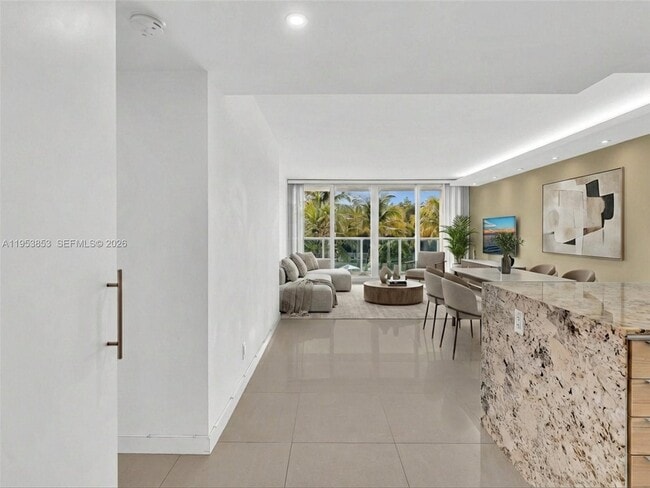 Foto del edificio - 100 Bayview Dr