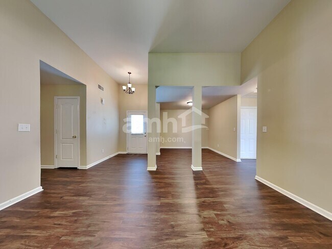 Building Photo - 219 Newport Dr