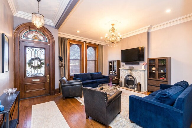 Foto del edificio - 215 W 9th St