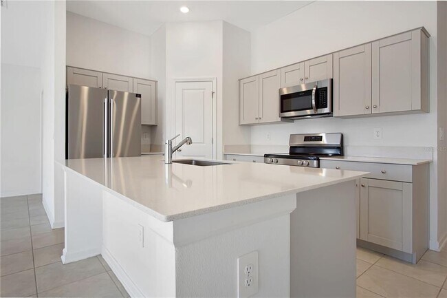 Foto del edificio - 668 Sand Pne Ln