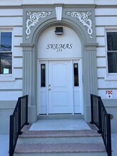 Building Photo - 155 Clifton Ave