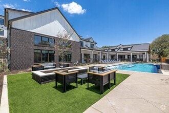 Building Photo - The Avery
