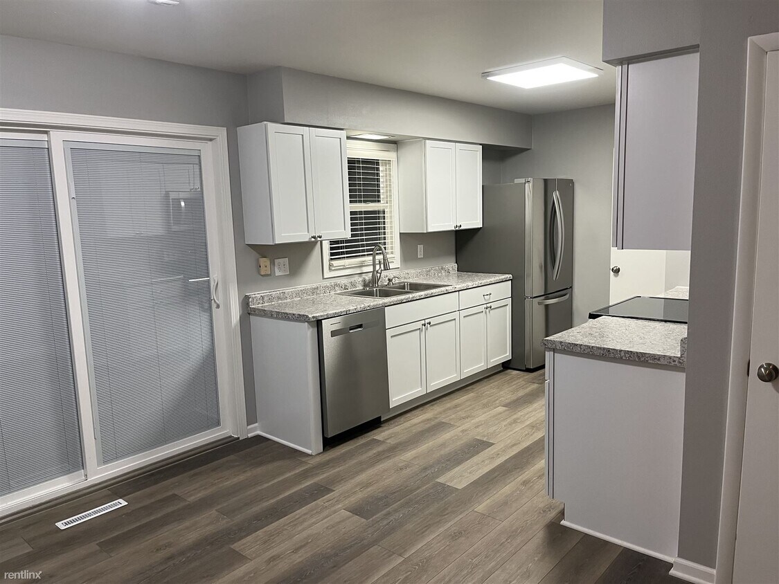 Foto principal - 3 br, 1 bath House - 2632 20th Ave N