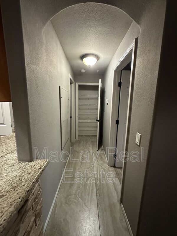 Foto del edificio - 10136 E Southern Ave