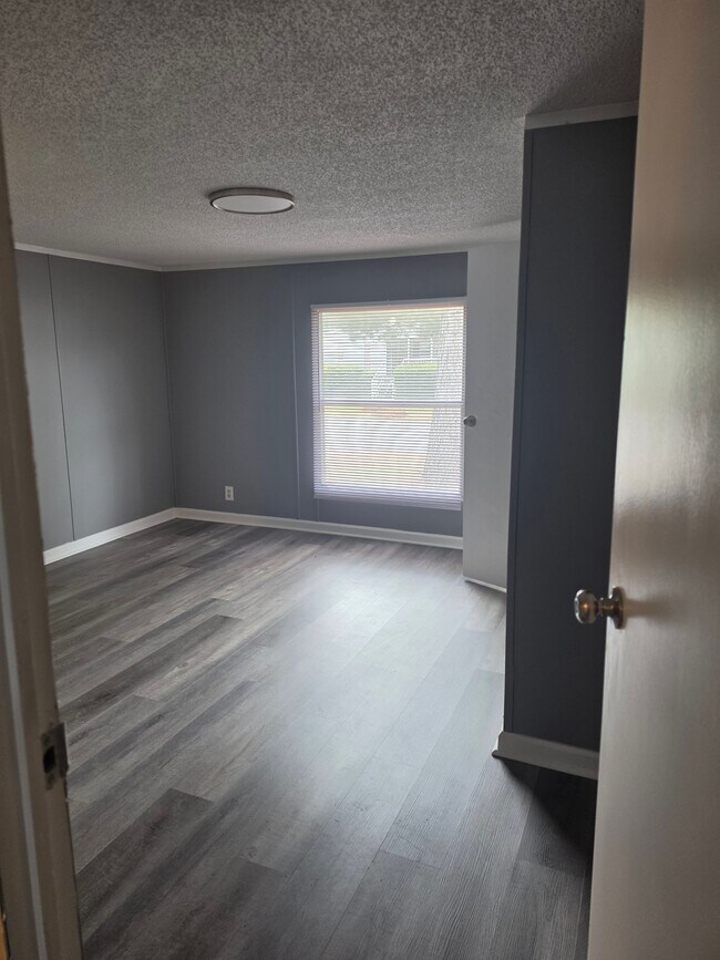Foto del edificio - 3006 Amberjack Rd