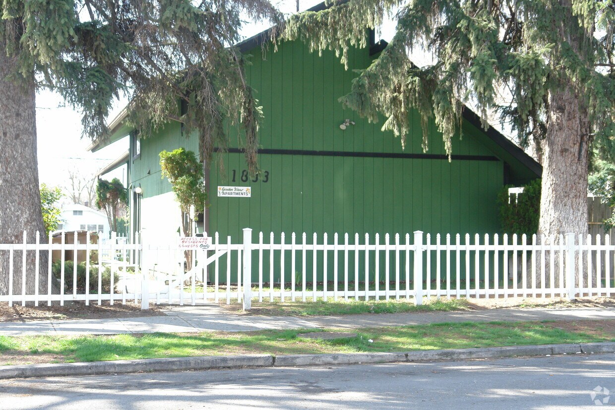 Building Photo - 1833 W Mallon Ave