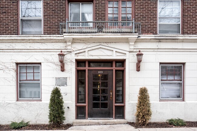 Foto del edificio - 829 N Cass St