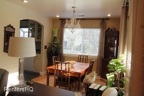 Foto del edificio - 3 br, 1.5 bath House - 648 STATE ST