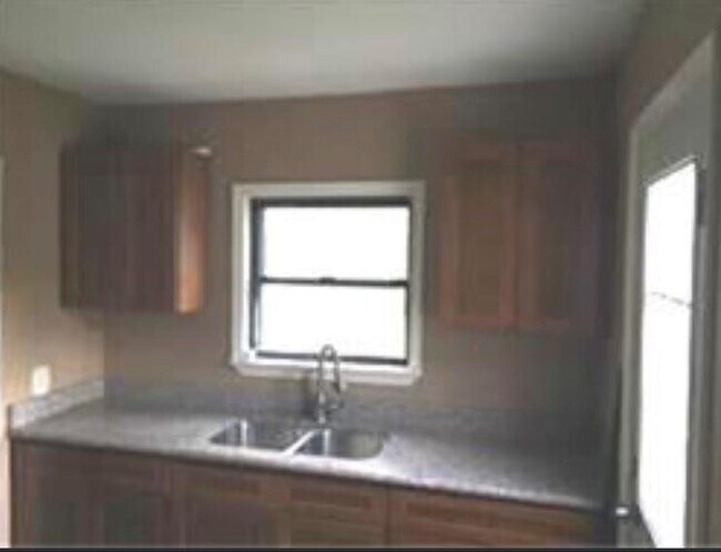 Building Photo - 7128 Goforth St