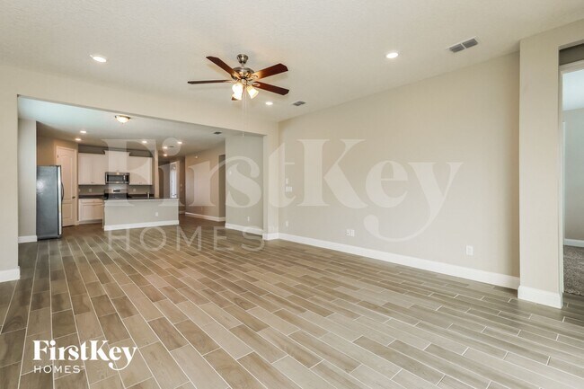 Foto del edificio - 377 Broomsedge Cir