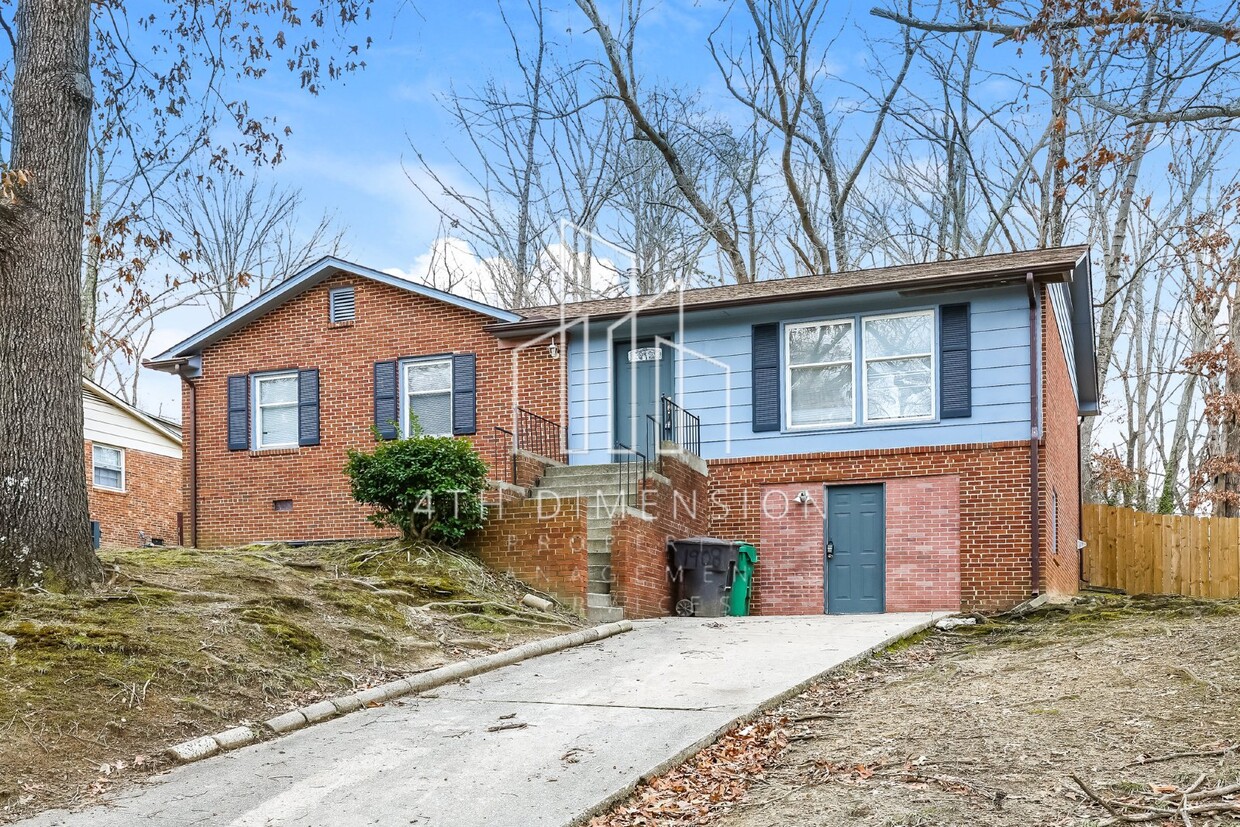 Primary Photo - Charming 1-Bedroom Duplex in High Point, N...