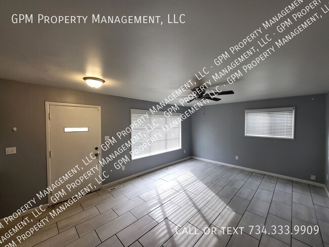 Building Photo - 3 Bedroom Updated Ranch!