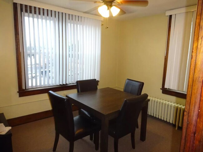 Comedor - Russell Building