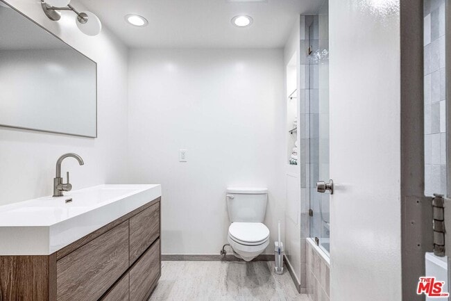 Foto del edificio - 800 W 1st St